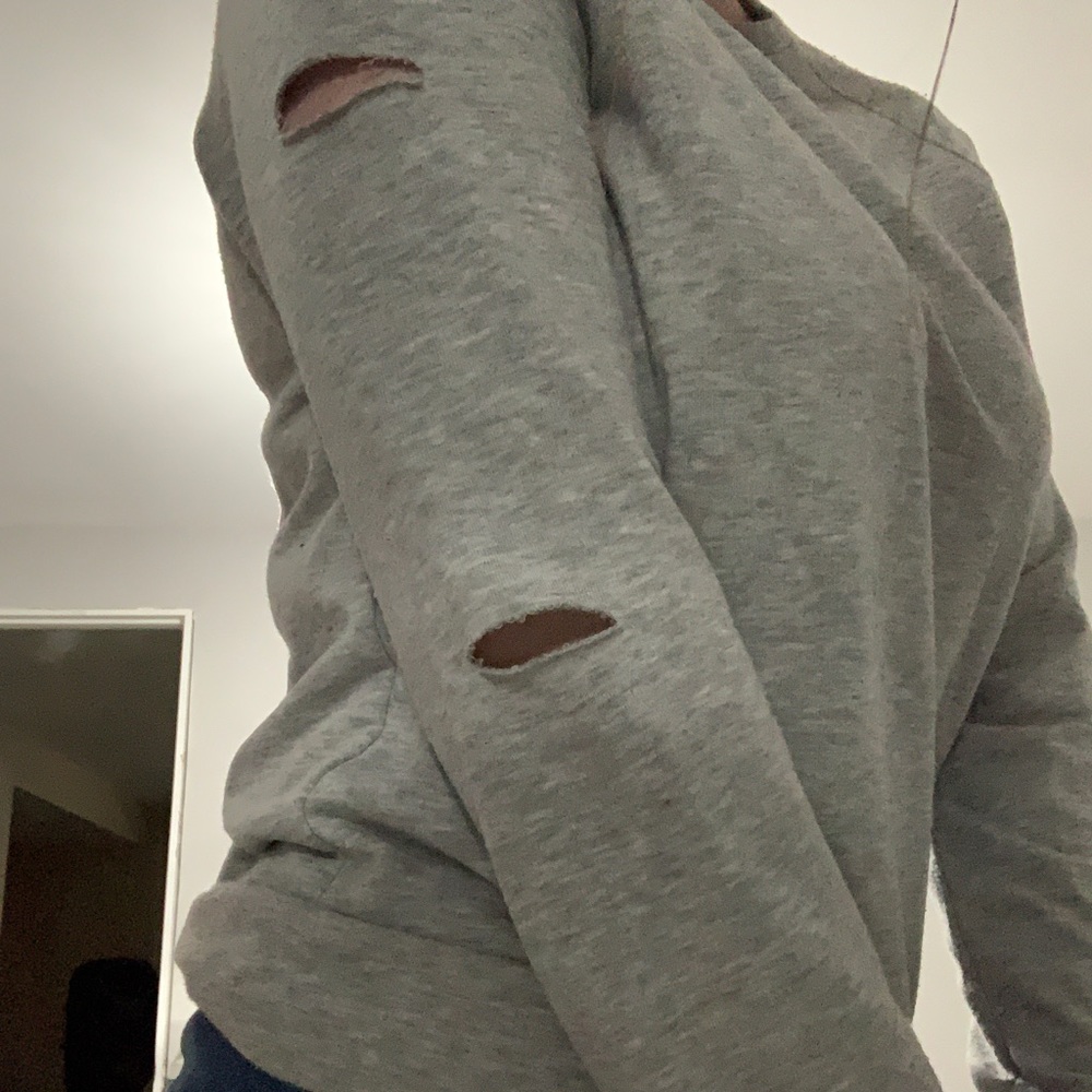 Grey crew neck! - Picture 3 of 3